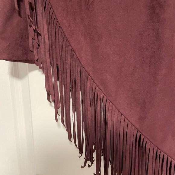 NWOT asymmetrical skirt with fringes - Picture 2 of 4